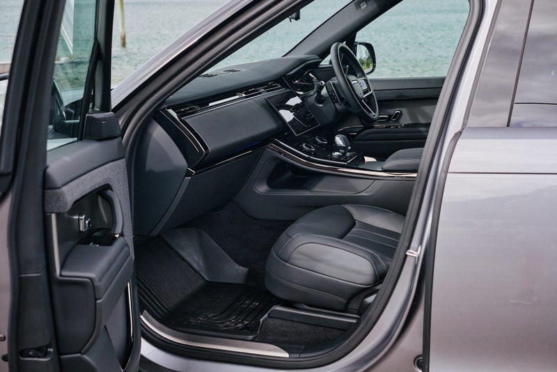 2023 Land Rover Range Rover Sport D300 Dynamic SE image 3