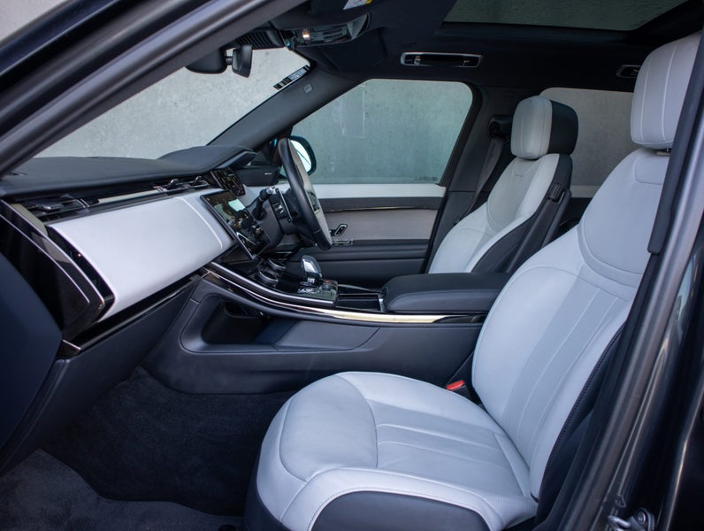 2023 Land Rover Range Rover Sport D300 Dynamic SE image 3