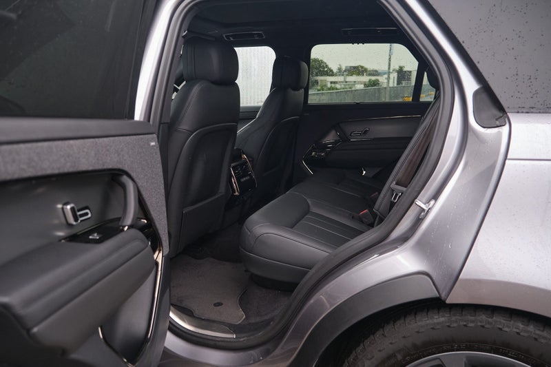 2023 Land Rover Range Rover Sport D300 Dynamic SE image 4