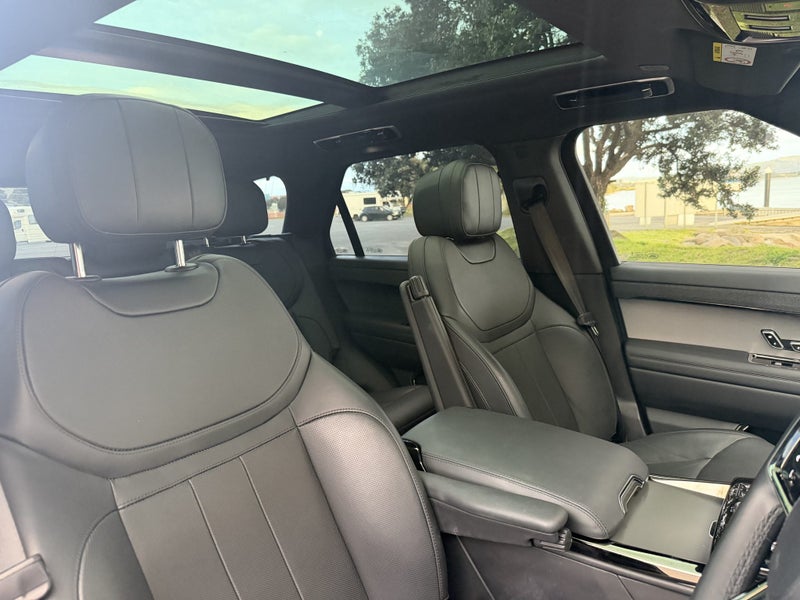 2023 Land Rover Range Rover Sport D300 Dynamic SE image 3