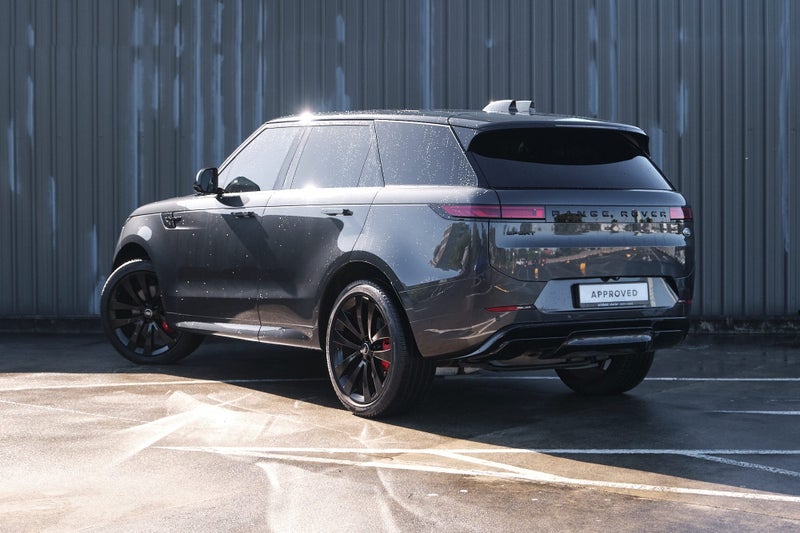 2023 Land Rover Range Rover Sport D300 Dynamic SE image 3