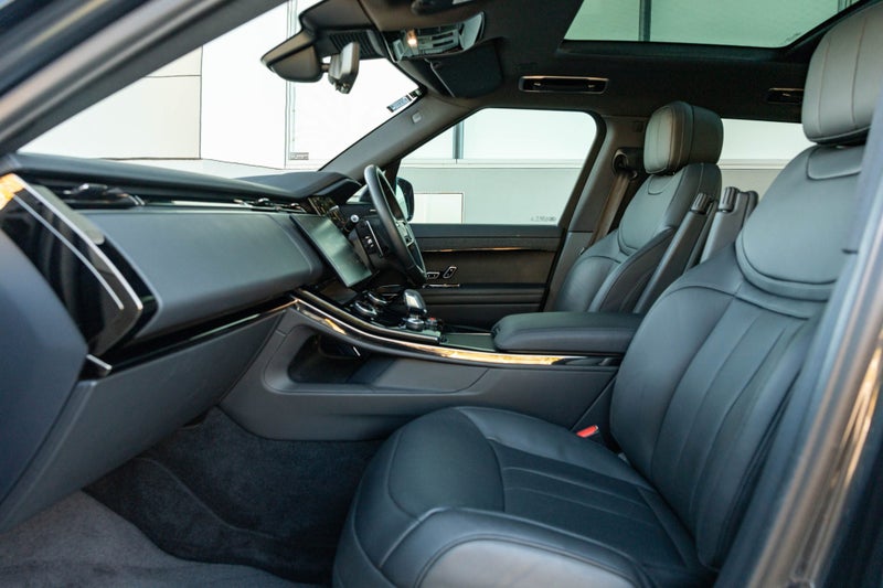 2023 Land Rover Range Rover Sport D350 Dynamic HSE image 3