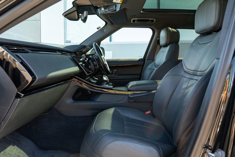 2023 Land Rover Range Rover Sport D350 Dynamic SE image 3