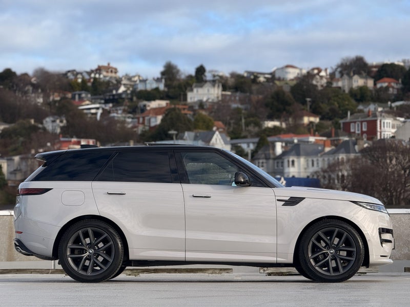 2023 Land Rover Range Rover Sport P400 Dynamic HSE image 3