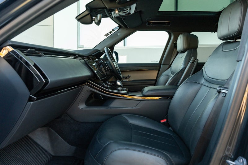 2023 Land Rover Range Rover Sport P400 Dynamic SE image 3
