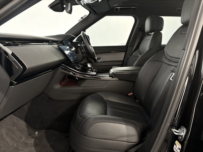 2023 Land Rover Range Rover Sport P440e DYNAMIC... image 3