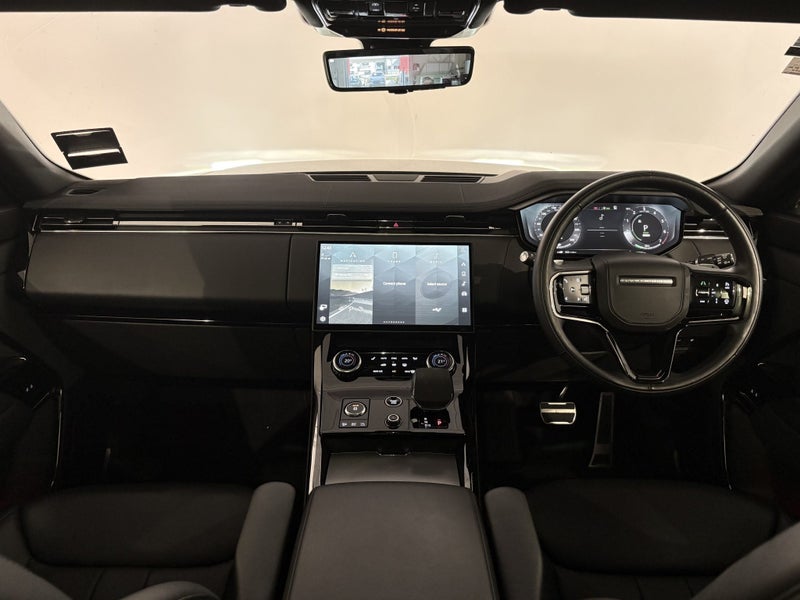 2023 Land Rover Range Rover Sport P440e DYNAMIC... image 4