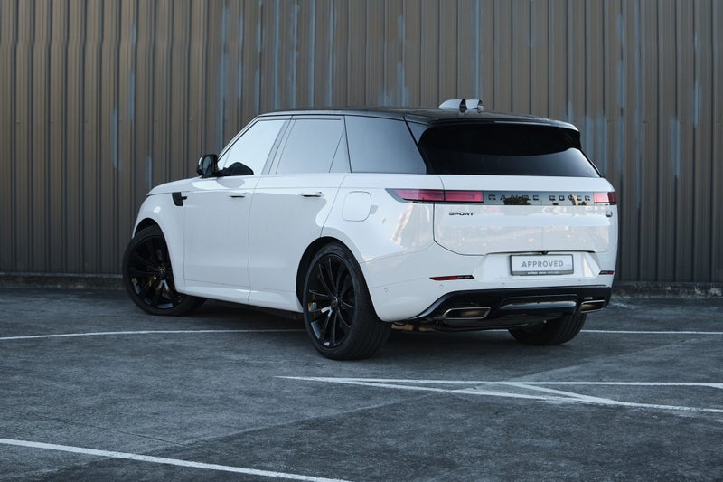 2023 Land Rover Range Rover Sport P440e Dynamic SE image 3