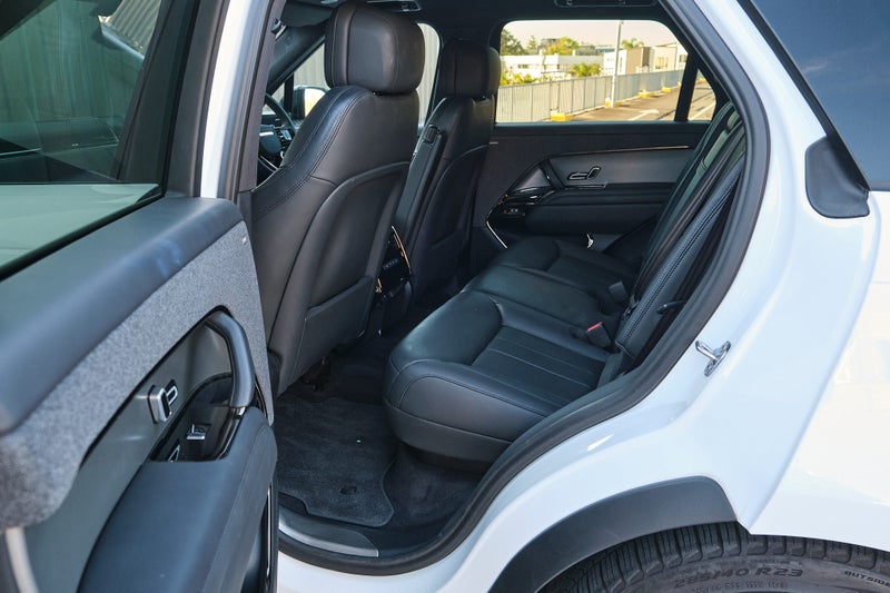 2023 Land Rover Range Rover Sport P440e Dynamic SE image 4
