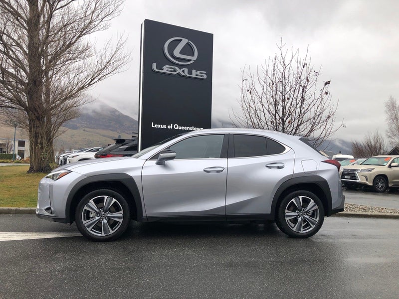 2023 Lexus UX 300e UX 300ELimited BEV FWD SUV/5... image 4