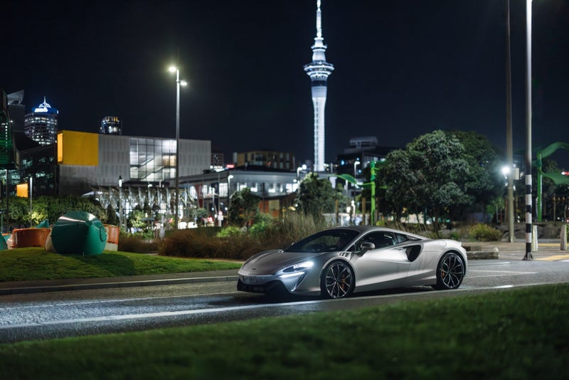 2023 McLaren Artura image 5