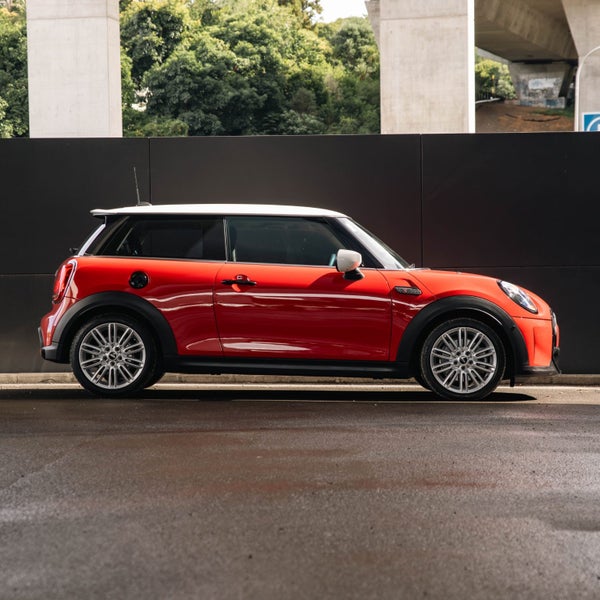 2023 MINI Cooper S 3 Door Hatch image 4