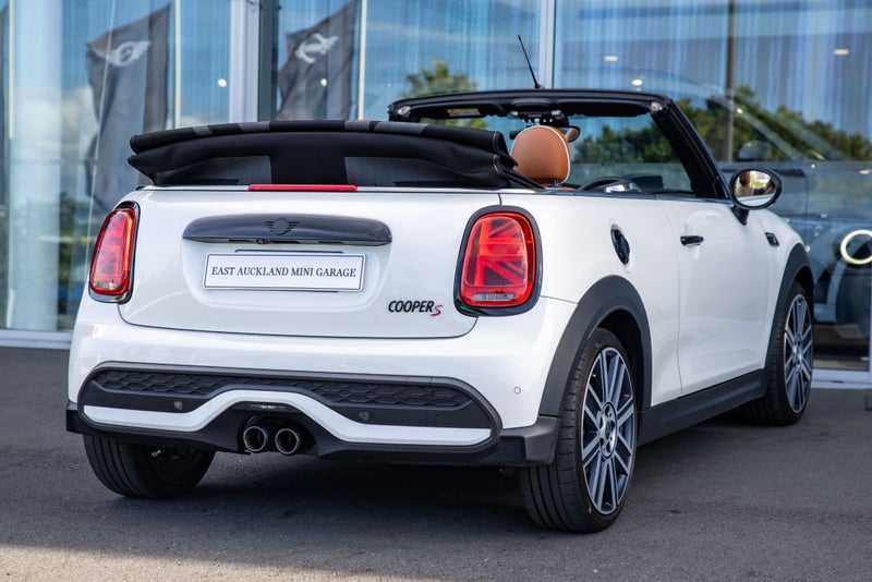 2023 MINI Cooper S Convertible MINI Yours image 5