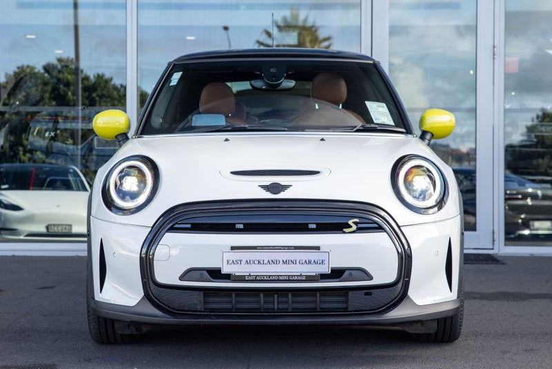 2023 MINI Cooper SE Full electric Yours image 2