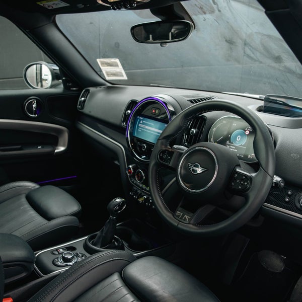 2023 MINI Countryman Cooper SE ALL4 YOURS image 3