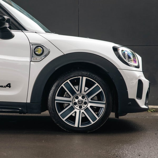 2023 MINI Countryman Cooper SE ALL4 YOURS image 5