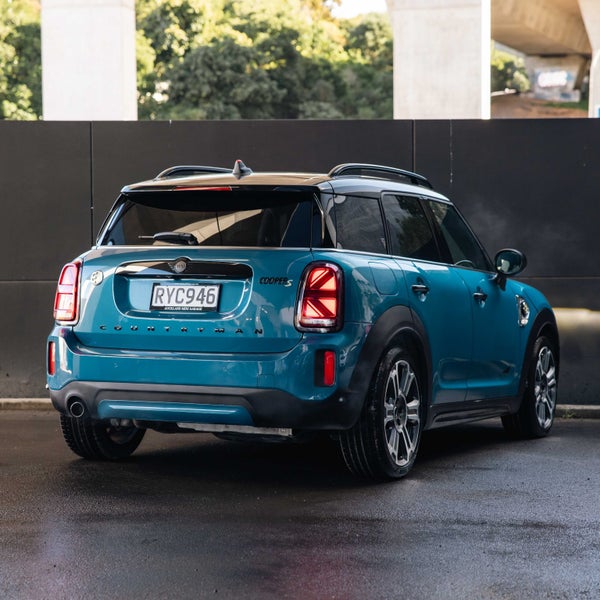 2023 MINI Countryman Cooper SE ALL4 YOURS image 2