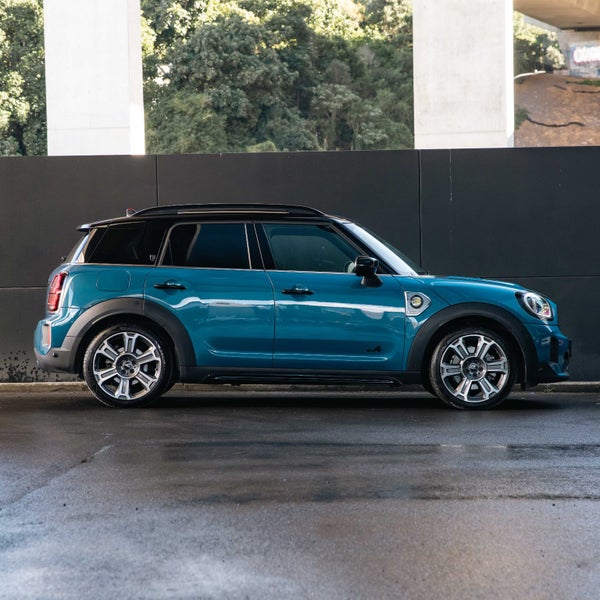 2023 MINI Countryman Cooper SE ALL4 YOURS image 4