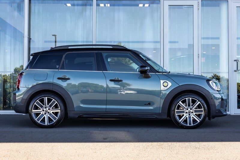 2023 MINI Countryman Plug-in Hybrid PHEV ALL4 image 3