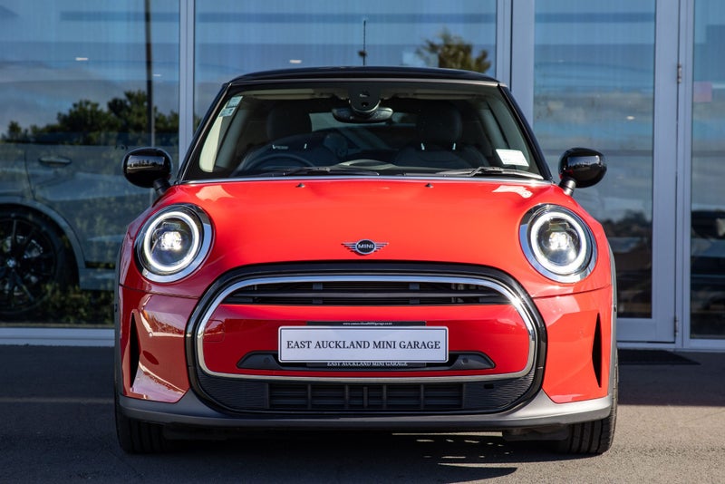 2023 MINI Hatch Cooper Classic plus image 2