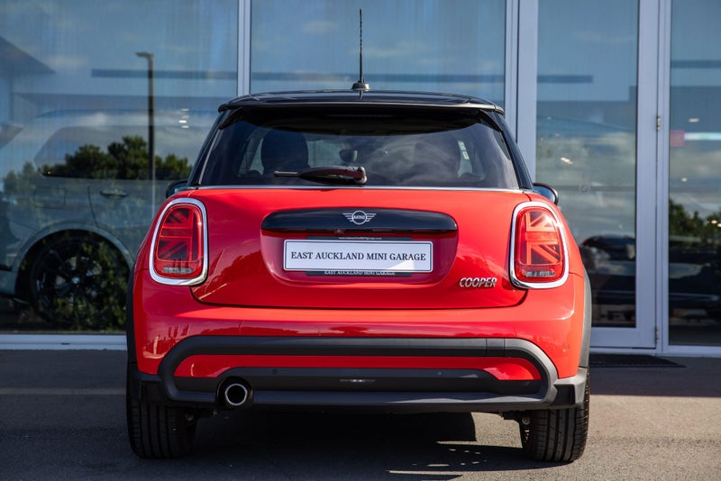 2023 MINI Hatch Cooper Classic plus image 4