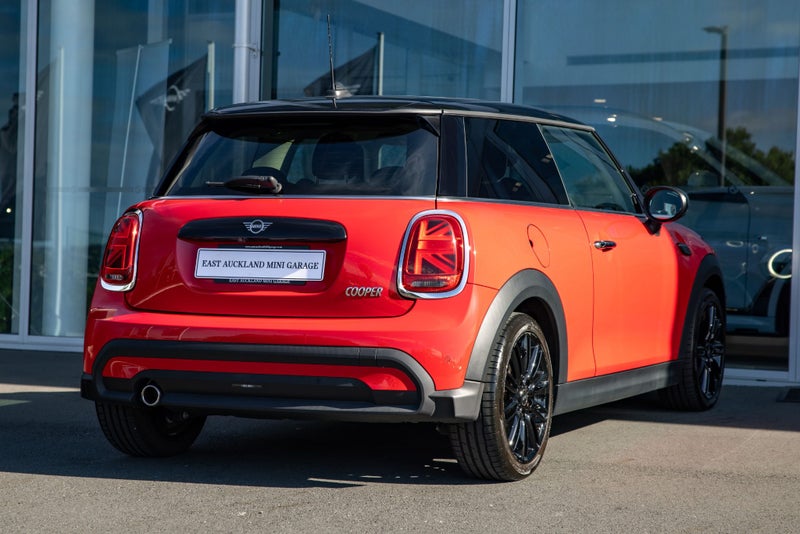 2023 MINI Hatch Cooper Classic plus image 5