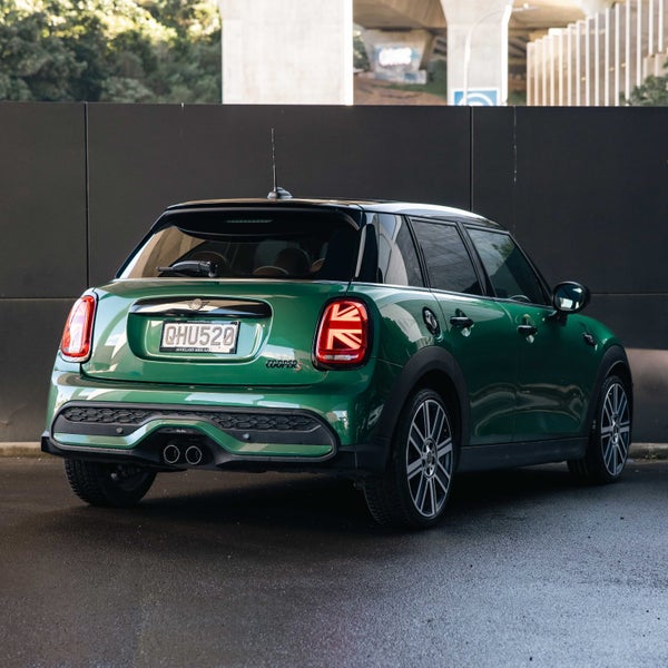 2023 MINI Hatch Cooper S 5 Door YOURS image 2