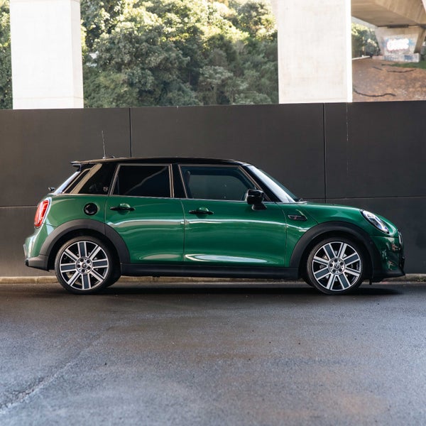 2023 MINI Hatch Cooper S 5 Door YOURS image 4
