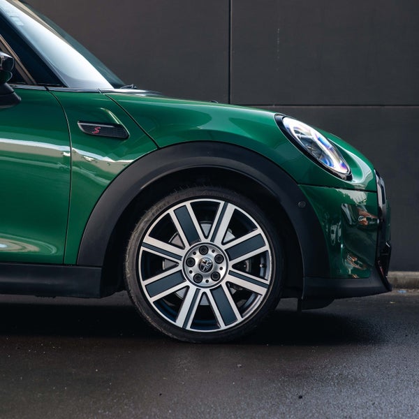 2023 MINI Hatch Cooper S 5 Door YOURS image 5