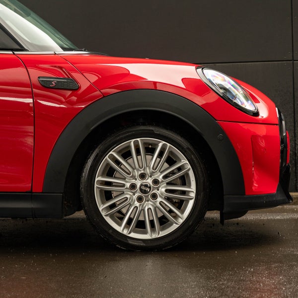2023 MINI Hatch Cooper S Classic image 5