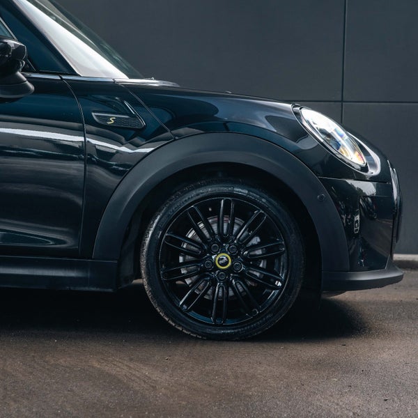 2023 MINI Hatch Cooper SE Electric image 5