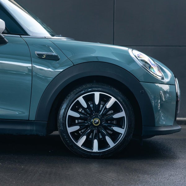 2023 MINI Hatch Cooper SE Electric image 5