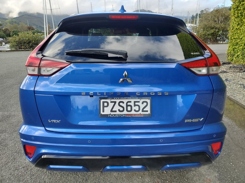 2023 Mitsubishi Eclipse Cross PHEV VRX AWD - IN... image 4