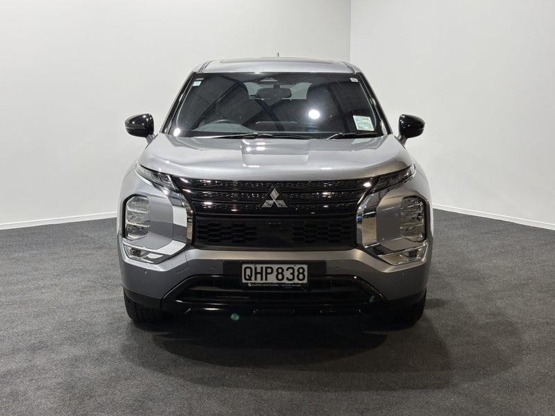 2023 Mitsubishi Outlander PHEV Sport 4WD image 2