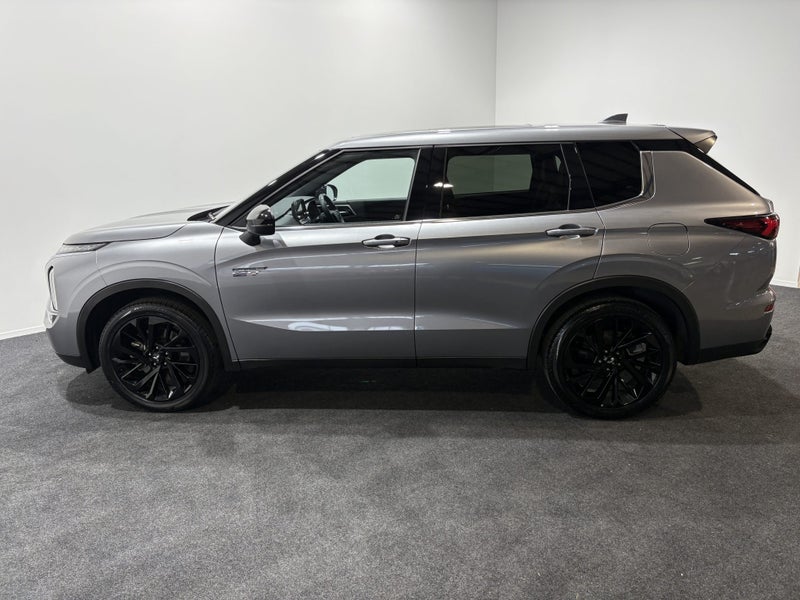 2023 Mitsubishi Outlander PHEV Sport 4WD image 4