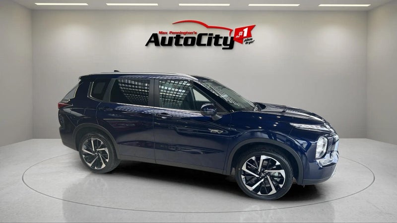 2023 Mitsubishi Outlander XLS PHEV 4WD image 2