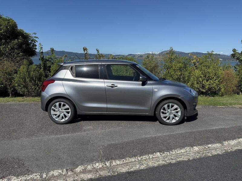 2023 Suzuki Swift GL image 2