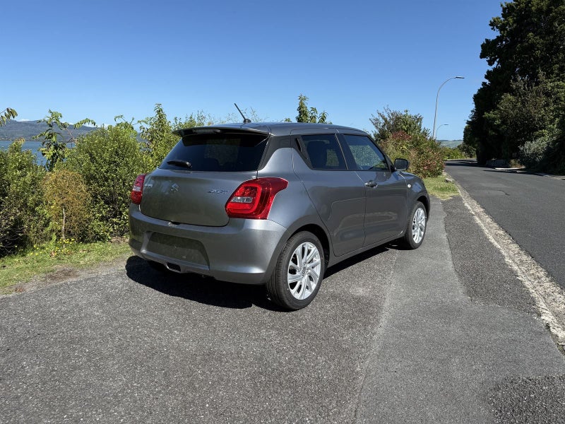 2023 Suzuki Swift GL image 3