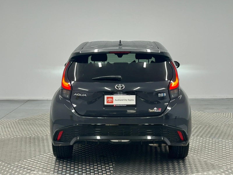 2023 Toyota Aqua 1.5 Hybrid GR Sport image 4