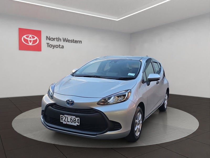 2023 Toyota Aqua 1.5L Hybrid FWD Hatchback image 3