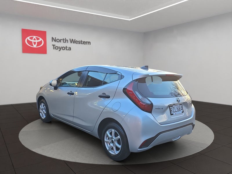 2023 Toyota Aqua 1.5L Hybrid FWD Hatchback image 5