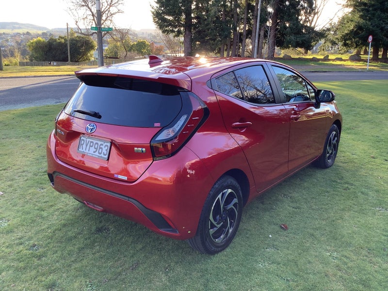 2023 Toyota Aqua G 1.5L Hybrid Electric Vehicle image 5