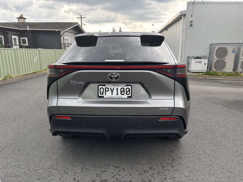 2023 Toyota bZ4X Motion BEV AWD SUV/5D/5S (YEAM... image 4