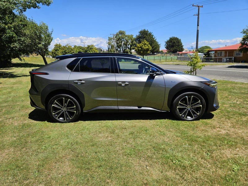 2023 Toyota bZ4X Motion EV AWD image 4