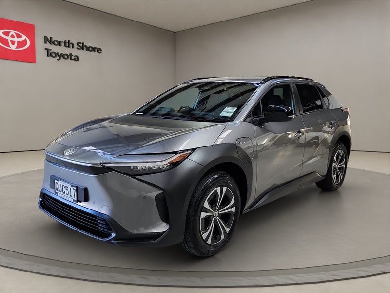 2023 Toyota bZ4X Pure BEV 2WD SUV image 4