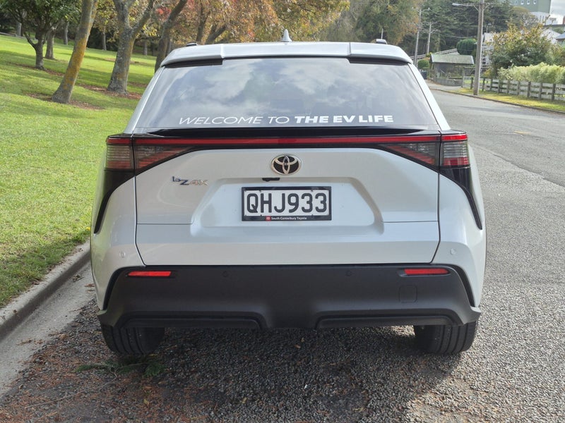 2023 Toyota bZ4X Pure BEV FWD SUV/5D/5S image 4
