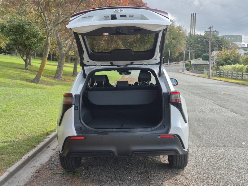 2023 Toyota bZ4X Pure BEV FWD SUV/5D/5S image 5