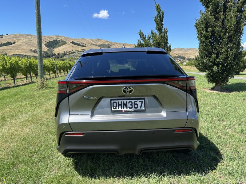 2023 Toyota bZ4X Pure BEV FWD SUV/5D/5S image 5