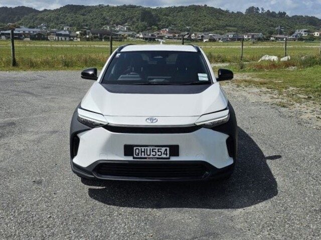2023 Toyota bZ4X Pure BEV FWD SUV/5D/5S (XEAP-NM1) image 4