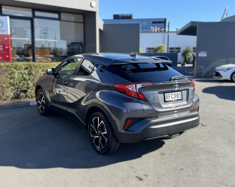 2023 Toyota C-HR 1.8 Hybrid 2 Wheel drive image 5